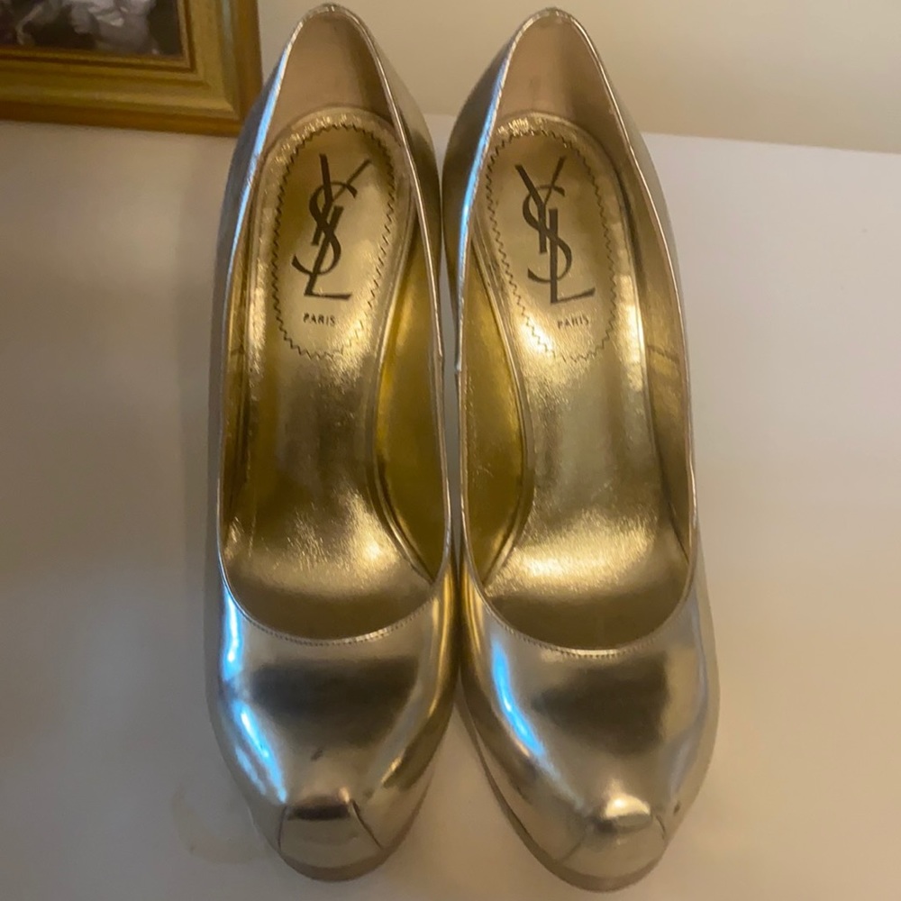 YSL PUMPS